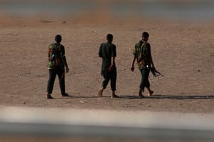 Des hommes armés à Khartoum le 22 mai 2023. © AFP