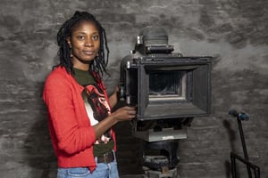 Rosine Mbakam lors d’une conférence de presse sur la présence du cinéma belge francophone au festival de Cannes, organisée par le centre du cinéma et de l’audiovisuel en Fédération Wallonie-Bruxelles, à Bruxelles, mercredi 19 avril 2023. © Shutterstock/SIPA