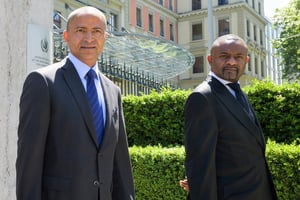 L’opposant congolais Moïse Katumbi et Salomon Idi Kalonda à Genève, le 2 juin 2017. © Fabrice Coffrini/AFP