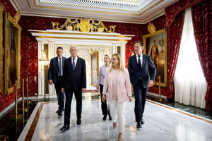 Le président Kaïs Saïed avec Giorgia Meloni (au premier plan), Ursula von der Leyen et Mark Rutte (à dr.), à Tunis, le 11 juin 2023. © Koen van Weel/ANP MAG via AFP