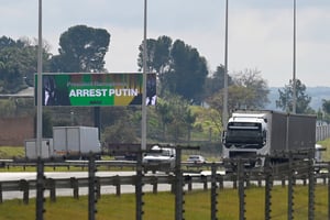 Campagne de l’ONG Avaaz à Centurion, en Afrique du Sud, le 31 mai 2023. © Luca Sola / AFP