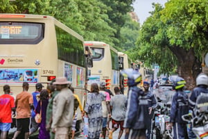 Réception de bus DDD à Dakar, le 20 juillet 2022. © Présidence de la République du Sénégal