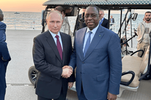 Vladimir Poutine et Macky Sall, à Saint-Pétersbourg, le 17 juin 2023. © APS Sénégal