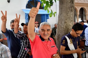Zied El Heni juste après sa libération, à Tunis, le 22 juin 2023. © FETHI BELAID/AFP