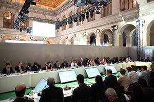 Session de travail avec des représentants des banques lors du sommet pour un nouveau pacte financier mondial, à Paris, le 22 juin 2023. © Emmanuel DUNAND/AFP.