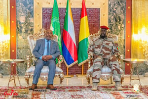 Azali Assoumali et Mamadi Doumbouya, à Conakry le 24 juin 2023. © Présidence République de Guinée