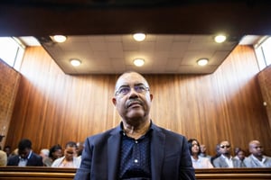 Manuel Chang, ancien ministre des Finances du Mozambique, au tribunal de Kempton Park, en Afrique du Sud, en 2019. © Wikus DE WET / AFP.