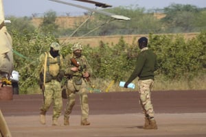 Cette photo non datée distribuée par l’armée française montre des mercenaires russes dans le nord du Mali. © AP/SIPA