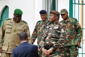 Abdourahamane Tiani et des militaires à Niamey, le 28 juillet 2023. © Balima Boureima/Anadolu Agency via AFP