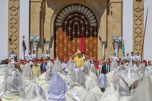 Le roi Mohammed VI à Tétouan lors de la cérémonie d’allégeance marquant le 24e anniversaire de son intronisation, le 31 juillet 2023. © MAP
