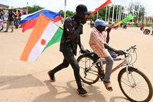 Des partisans du coup d’Etat au Niger, à Niamey, le 13 août 2023. © AFP