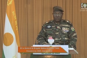 Le général Tiani s’adresse à la population du Niger lors d’une allocutation télévisée, le 19 août 2023. © AFP PHOTO / ORTN – TÉLÉ SAHEL