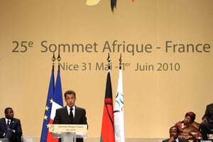 Conférence de presse de Nicolas Sarkozy lors de la clôture du 25e sommet Afrique-France, à Nice, le 1er juin 2010. © LUDOVIC-POOL/SIPA