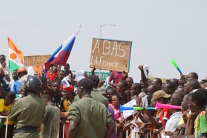 Manifestation de soutien au régime militaire nigérien et contre la France, à Niamey, le 26 août 2023. © Balima Boureima / ANADOLU AGENCY / Anadolu Agency via AFP.