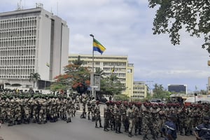 Des militaires rassemblés à Libreville, au Gabon, le 2 septembre 2023. © AFP