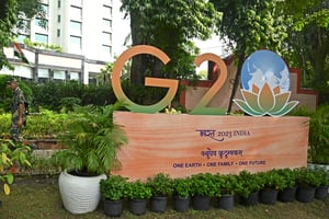 Le logo du G20 installé dans une rue de New Delhi, le 7 septembre 2023. © TAUSEEF MUSTAFA / AFP