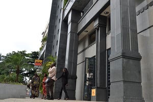 L’entrée principale de l’Union gabonaise de banque, filiale du groupe marocain Attijariwafa Bank, à Libreville. © Jocelyn Abila/Afrikimages