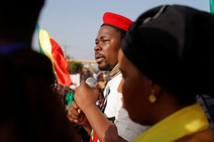 Adama Ben Diarra, dit Ben le Cerveau, le leader du mouvement Yerewolo – Debout sur les remparts, lors d’une manifestation à Bamako, le 4 février 2022. © REUTERS/Paul Lorgerie