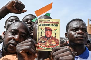 Des manifestants en faveur du général Abdourahamane Tiani, le 2 septembre 2023, à Niamey. © AFP