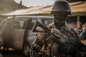 Un membre des forces spéciales maliennes, à Kati, près de Bamako, le 20 janvier 2022. © FLORENT VERGNES / AFP