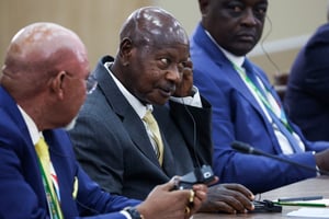 Yoweri Museveni au sommet Russie-Afrique, à Saint-Pétersbourg, le 27 juillet 2023. © Photo by Kirill KUKHMAR / TASS Host Photo Agency / AFP