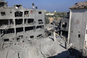 Un bombardement israélien a visé un camp de réfugiés dans la bande de Gaza le 17 novembre 2023. © MAHMUD HAMS/AFP