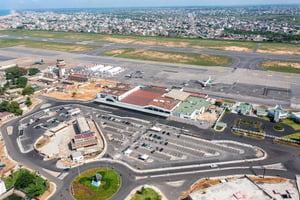 Vue de l’aéroport international Cardinal-Bernardin-Gantin, implanté à Cadjèhoun, quartier résidentiel de Cotonou. © Présidence de la République du Bénin