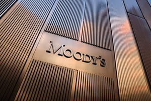 Au siège de l’agence de notation Moody’s à New York, le 12 septembre 2021. © REUTERS/Andrew Kelly