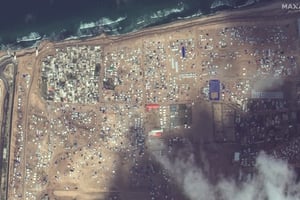 Photo satellite  de Rafah, au sud de la bande de Gaza, qui s’est transformé en un gigantesque campement. AFP PHOTO / Satellite image ©2024 Maxar Technologies.
