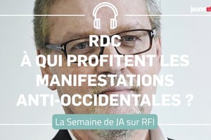 François Soudan, au micro de RFI dans La Semaine de JA. © DR