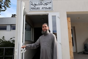 L’imam Mahjoub Mahjoubi devant sa mosquée de Bagnols-sur-Cèze, le 20 février 2024. © Alain ROBERT/SIPA