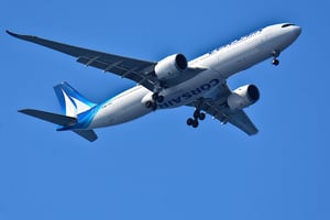 Un avion Corsair à l’approche de l’aéroport Marseille-Provence, le 6 septembre 2023.