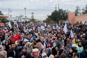 Manifestation d’enseignants contractuels marocains en grève, le 4 janvier 2024, à Rabat. © Abu Adem Muhammed / Anadolu via AFP