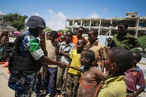 Unité de police de la Mission de l’Union africaine en Somalie (AMISOM), à Mogadiscio, en 2012. © Stuart Price / AFP