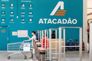Le supermarché Atacadão d’Aulnay-sous-Bois. © Matthieu DOUHAIRE/REA