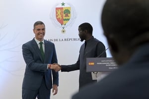 Le Premier ministre espagnol Pedro Sánchez et le président sénégalais Bassirou Diomaye Faye lors de leur rencontre au Palais de la République à Dakar, le 29 août 2024. © SEYLLOU / AFP