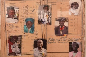 Au cimetière mémorial de Thiaroye, près de Dakar, 202 tombes ont été érigées en mémoire des tirailleurs sénégalais tués exécutés le 1er décembre 1944. © Valérie Dubois/Hans Lucas