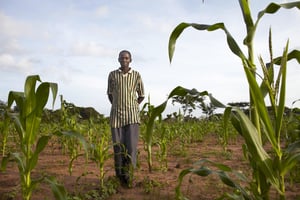 Issa Omari, maire du village tanzanien de Miyuyu, où le WWF a mis en place un programme « visant à accroître l’accès à une énergie renouvelable ». © Andrew McConnell/PANOS-REA