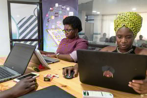 À Dakar, dans les bureaux de la start-up Touch. © Youri Lenquette pour JA