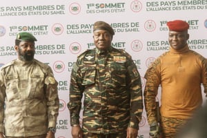 Le chef d’État du Niger, le général Abdourahamane Tiani, lors du premier sommet de l’AES à Niamey, le 6 juillet 2024. © REUTERS/Mahamadou Hamidou