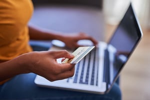 Danapay permet aux particuliers d’envoyer jusqu’à 6 000 euros depuis la France. © Alamy/Abaca