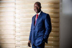 L’entrepreneur et banquier burkinabè Idrissa Nassa, fondateur et P DG de Coris Bank, à Ouagadougou en 2017. © Sophie Garcia pour JA