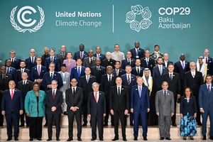Photo de famille à la COP29 à Bakou, le 12 novembre 2024. © Alexander NEMENOV / AFP