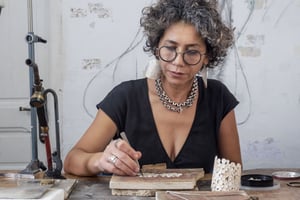 Sara Jomaa, créatrice de bijoux. © Nicolas Fauqué