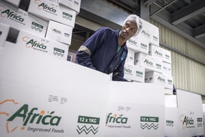 Personnel de Africa Improved Foods, une entreprise rwandaise dont l’actionnaire est la société néerlandaise DSM. © Sven Torfinn/PANOS-REA