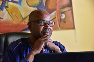 Moussa Tchangari, défenseur des droits de l’homme et secrétaire général de l’AEC, à Niamey, en 2016. © Issouf Sanogo / AFP)