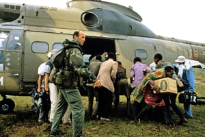 Un détachement de l’opération Turquoise en 1994 au Rwanda. © José Nicolas/Hans Lucas via AFP
