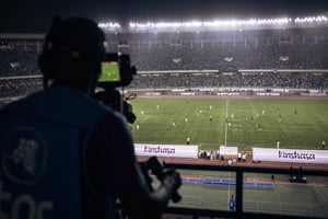 Lors de la finale de football masculin entre le Cameroun et le Burkina Faso pendant les neuvièmes Jeux de la Francophonie à Kinshasa, le 6 août 2023. © Alexis HUGUET / AFP