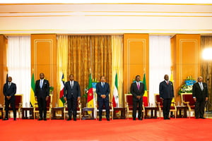 Faustin Archange Touadéra (3e g.) et Paul Biya (4e g.) au sommet extraordinaire de la Cemac, à Yaoundé, le 16 décembre 2024. © Maboup