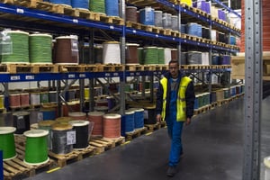 Dans une usine de câbles de la société française Acome située dans un parc industriel relié à une zone de libre échange à Tanger, au Maroc, en mars 2018. © FADEL SENNA/AFP